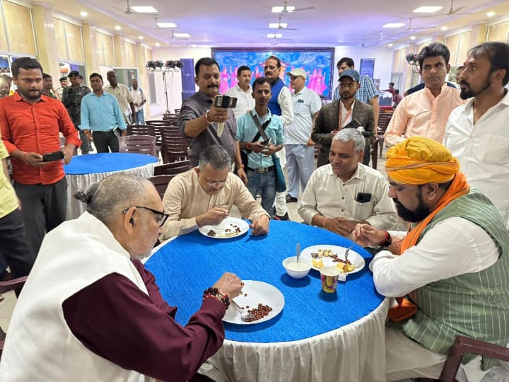लोकसभा चुनाव 2024 को लेकर बिहार में नवरात्र के दौरान बीजेपी की फल पॉलिटिक्स पर जेडीयू और राजद ने प्रतिक्रिया दी लोकसभा चुनाव 2024 को लेकर बिहार में नवरात्र के दौरान बीजेपी की फल पॉलिटिक्स पर जेडीयू और राजद ने प्रतिक्रिया दी