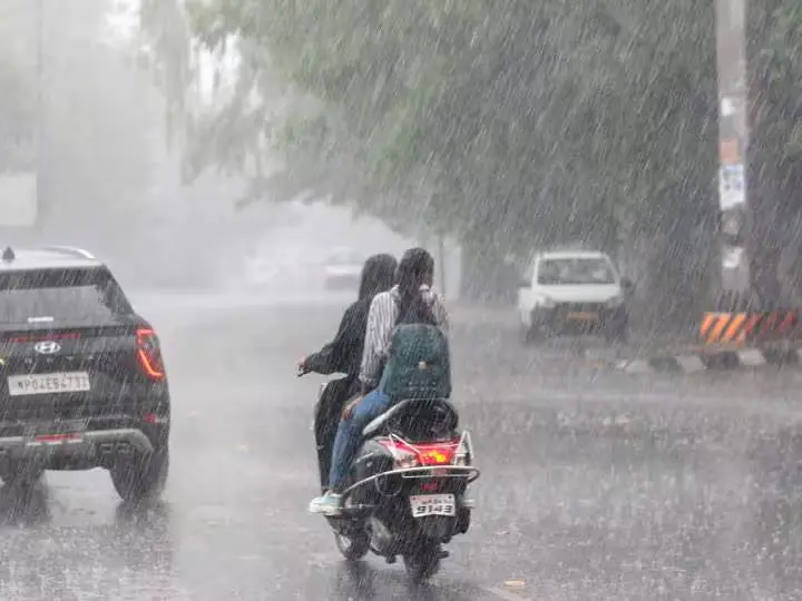 Bihar Weather Update: पटना समेत 17 जिलों में मौसम विभाग द्वारा चेतावनी जारी Bihar Weather Update: पटना समेत 17 जिलों में मौसम विभाग द्वारा चेतावनी जारी