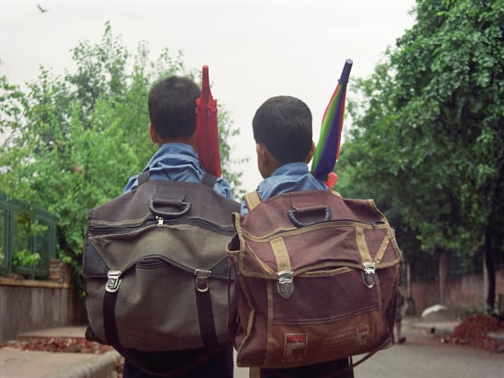 बिहार के सरकारी स्कूलों से छात्रों के नाम काटे जाने पर सीपीआई-एमएल ने नीतीश सरकार के खिलाफ विरोध प्रदर्शन किया बिहार के सरकारी स्कूलों से छात्रों के नाम काटे जाने पर सीपीआई-एमएल ने नीतीश सरकार के खिलाफ विरोध प्रदर्शन किया