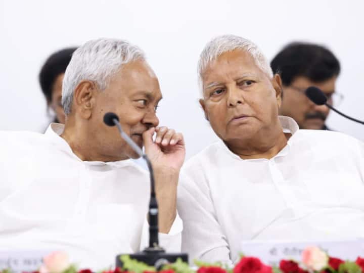 श्री बाबू की जयंती पर पहुंचे लालू प्रसाद यादव लेकिन नीतीश कुमार को नहीं मिला न्योता, जानें वजह श्री बाबू की जयंती पर पहुंचे लालू प्रसाद यादव लेकिन नीतीश कुमार को नहीं मिला न्योता, जानें वजह