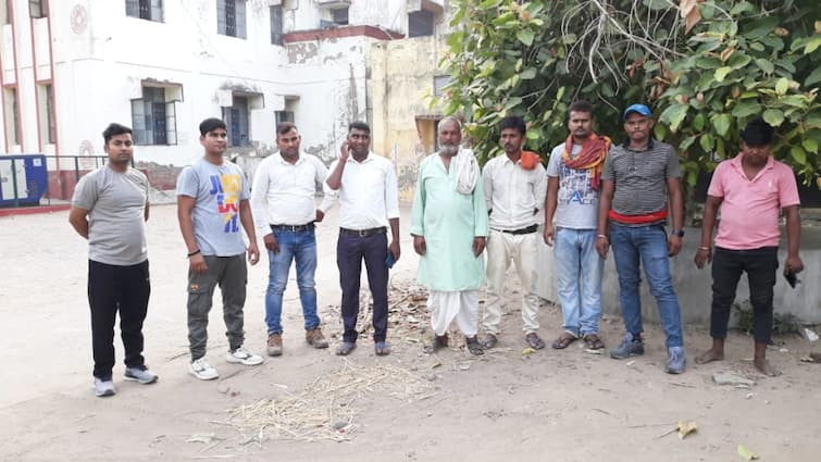 बक्सर समाचार: भतीजे ने अपने बुजुर्ग चाचा की भाला घोंपकर हत्या कर दी। बक्सर समाचार: भतीजे ने अपने बुजुर्ग चाचा की भाला घोंपकर हत्या कर दी।